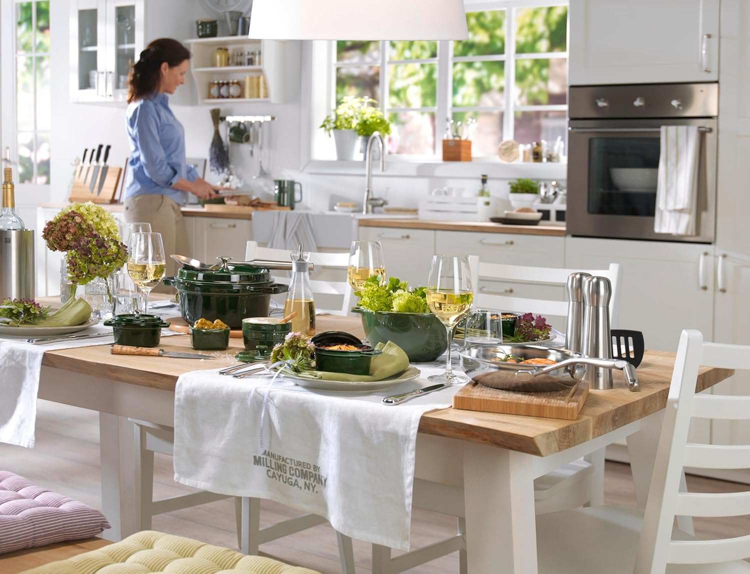 Staub round Cocotte, 26 Cm, Basil Green image number 1