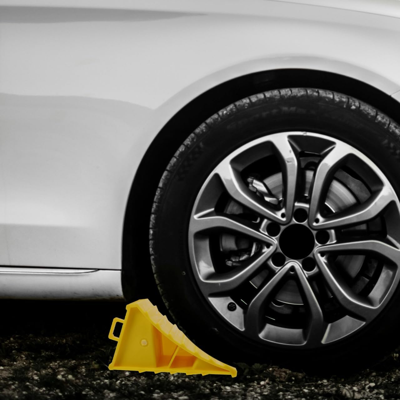 Cabilock Wheel Chocks 2 Pack with Handle Heavy Duty Tire Blocks for Rvs Campers Motorhomes Travel Trailers Tire Protection image number 3