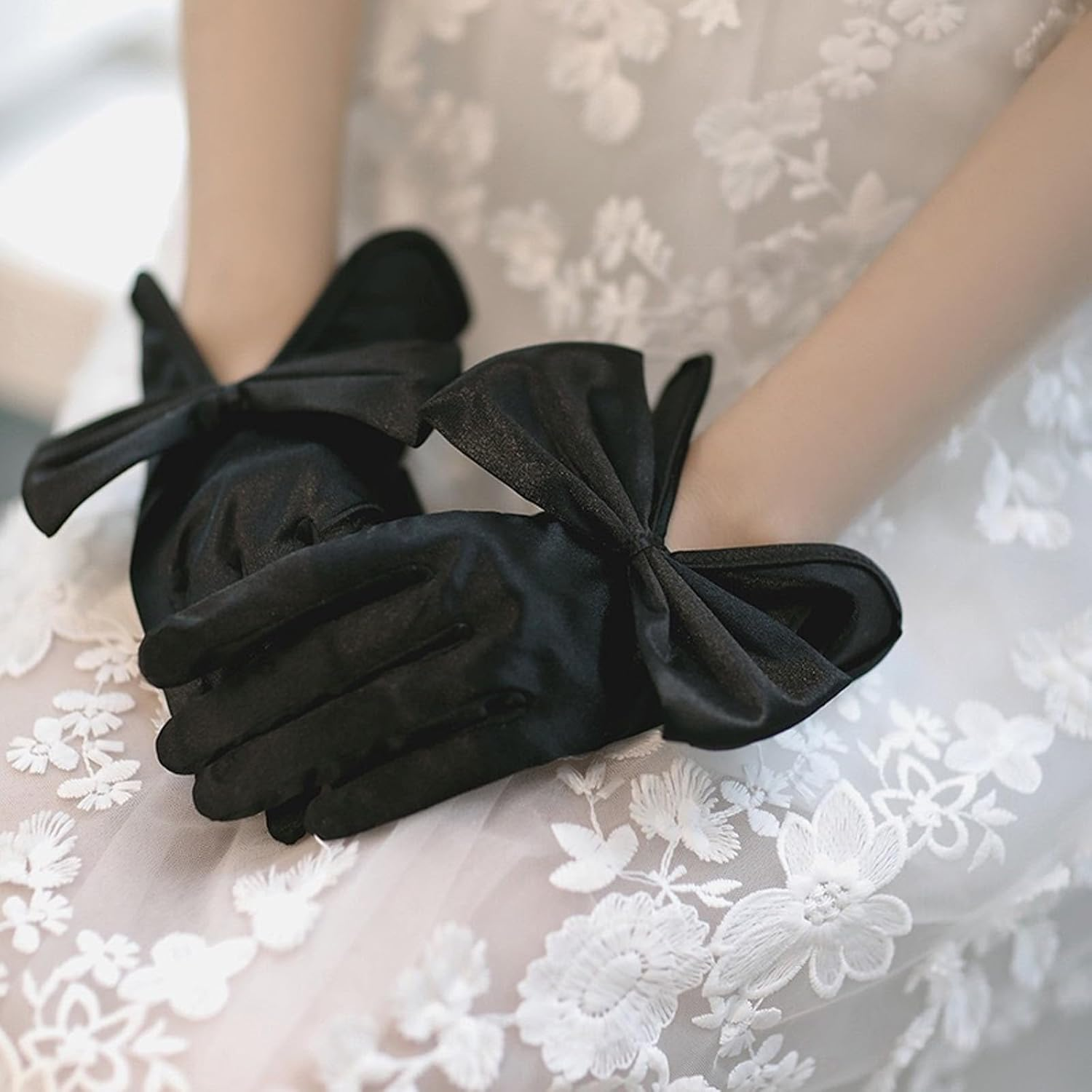 Lopsity Women Black Satin Gloves Wrist Length Gloves Bridal Gloves Tea Party Gloves Costume 1920S for Wedding Opera Dinner Party image number 3