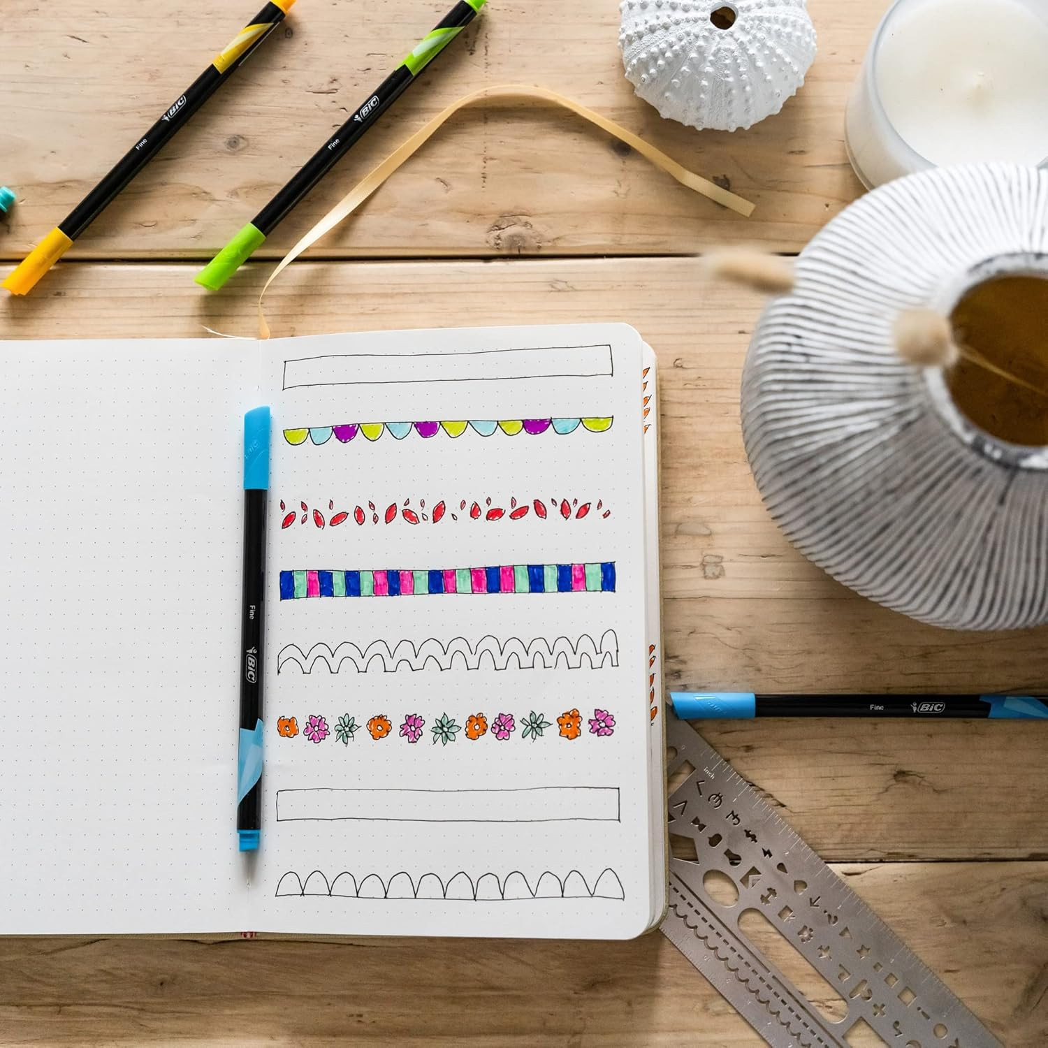 BIC Intensity Fineliner Felt Tip Pen Fine Point (0.8 Mm) - Assorted Colours, Pack of 4 Fineliner Pens, 942082