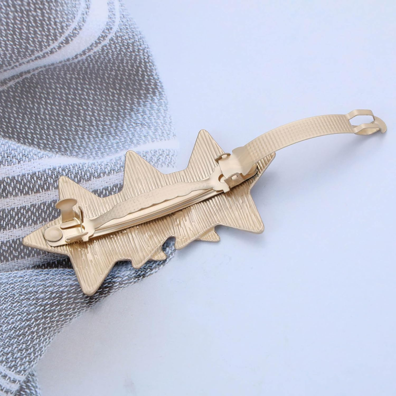 Enautoabs French Metal Hair Clip for Women Gold Star Hair Clip Headwear Large Star Geometric Hair Clips Star Shape Hair Clip Ponytail Holder Hair Clip Decorative image number 4