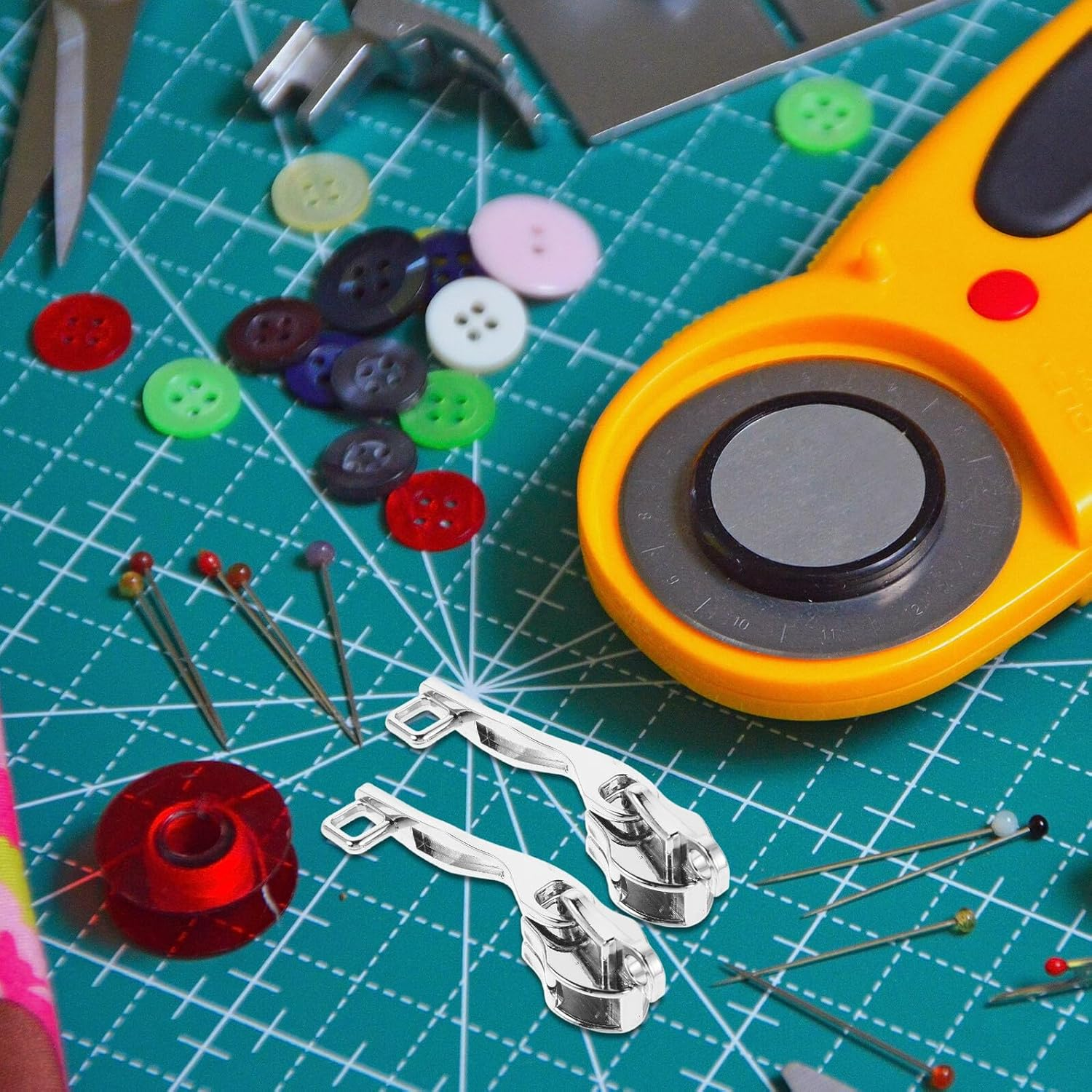 10 Pairs Metal Zipper Pulls for Suitcases Double Layer Lockable Replacement Sliders with Single Lock Anti-Theft Travel Bag Accessories for Secure Family and Group Use image number 2