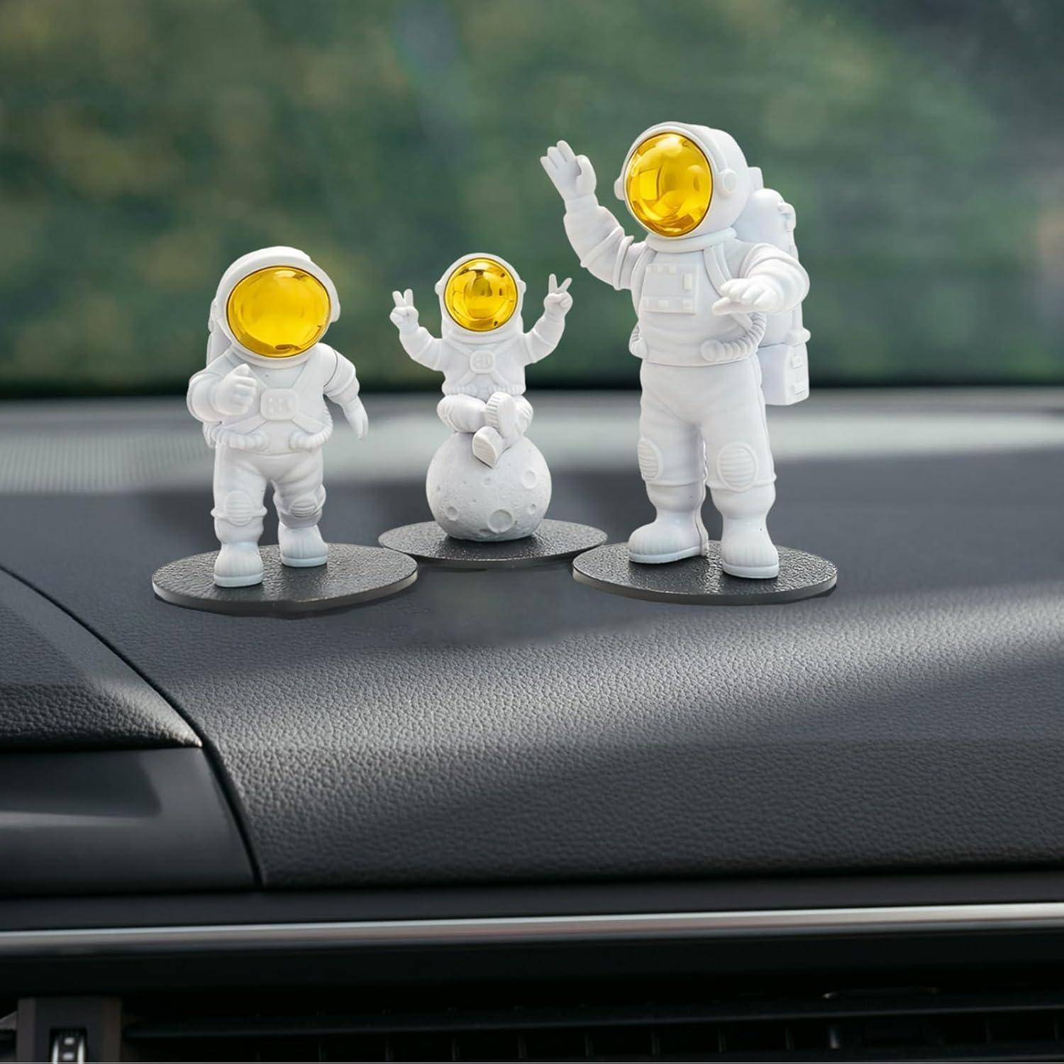 XIANGYUAN Frog Panda Astronaut Car Accessories Fun Dashboard Decoration,Car Interior Accessories,With Base,Suitable for Desktop,Room,Dashboard (Astronaut Gold) image number 1