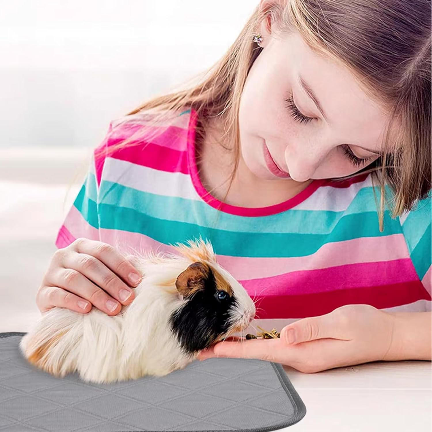 4 Pack Guinea Pig Cage Liner,Washable Pee Pads for Small Pet,Reusable Guinea Pig Bedding,Non-Slip Mat for Small Animals Soft and Comfortable Sleep Pads for Chinchillas Rabbits Hamster Bunny