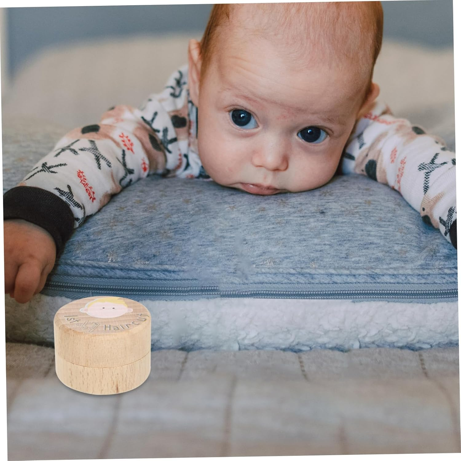 Memory Keepsake Box Wooden Haircut Storage Holder for Boys First Haircut Container with Capacity Thoughtful Present for Cherishing Precious Memories image number 2