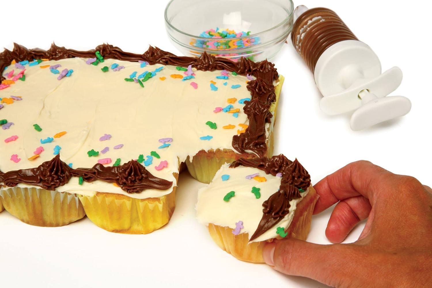 Norpro 3998 Nonstick 12-Cavity Linking Brownie Muffin Cupcake Cake Pan, Squares image number 3