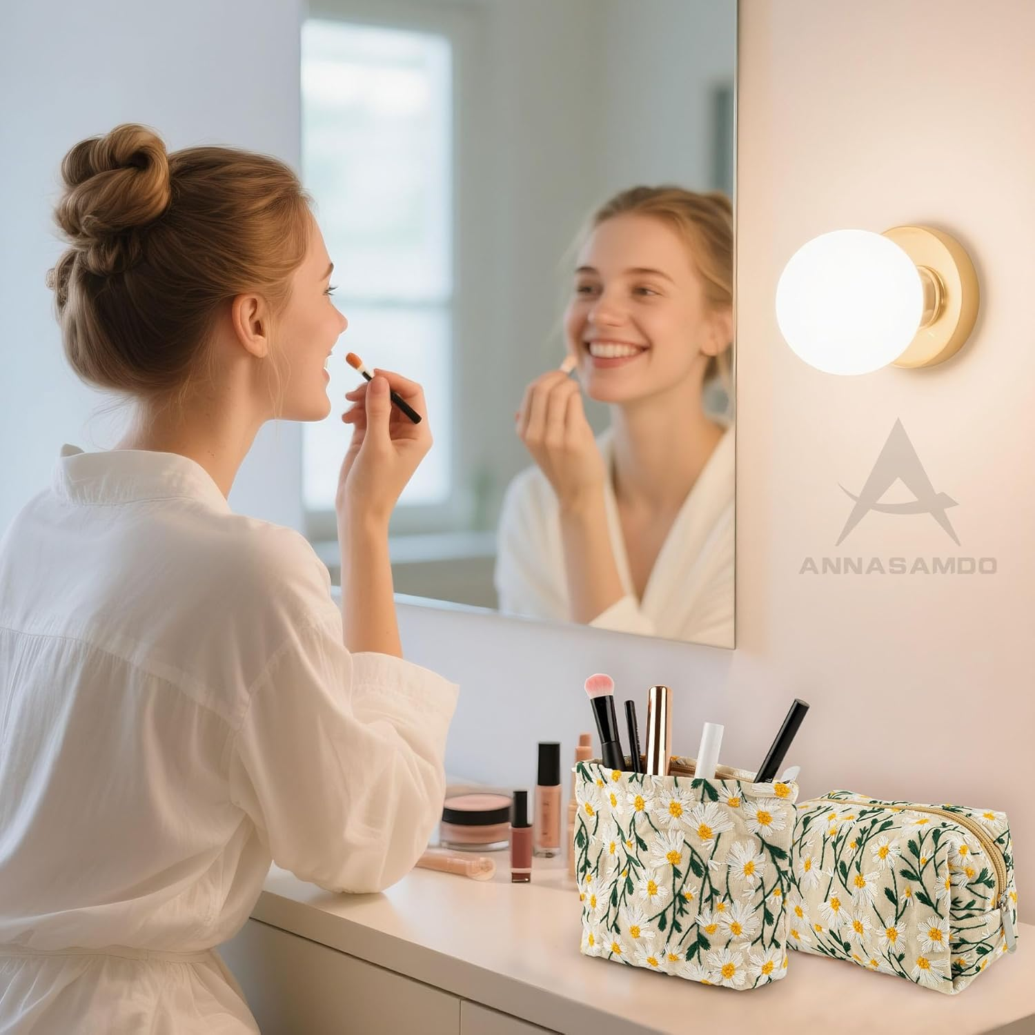 ANNASAMDO 2 Pieces Cosmetic Bag with Daisy Key Ring Floral Pattern Makeup Organiser Toiletry Bags for Travel image number 4