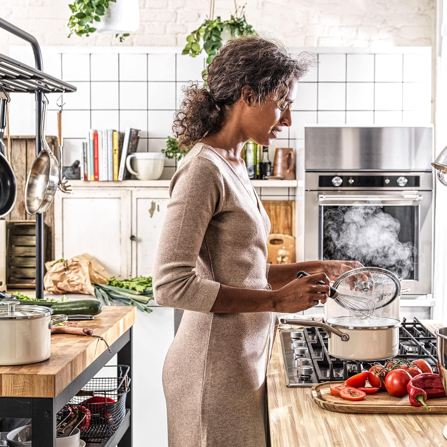 Kitchenaid Steel Core Enamel 16 Cm/1.3 Litre Saucepan with Lid, German Engineered Enamel, Induction, Oven Safe, Almond Cream image number 5