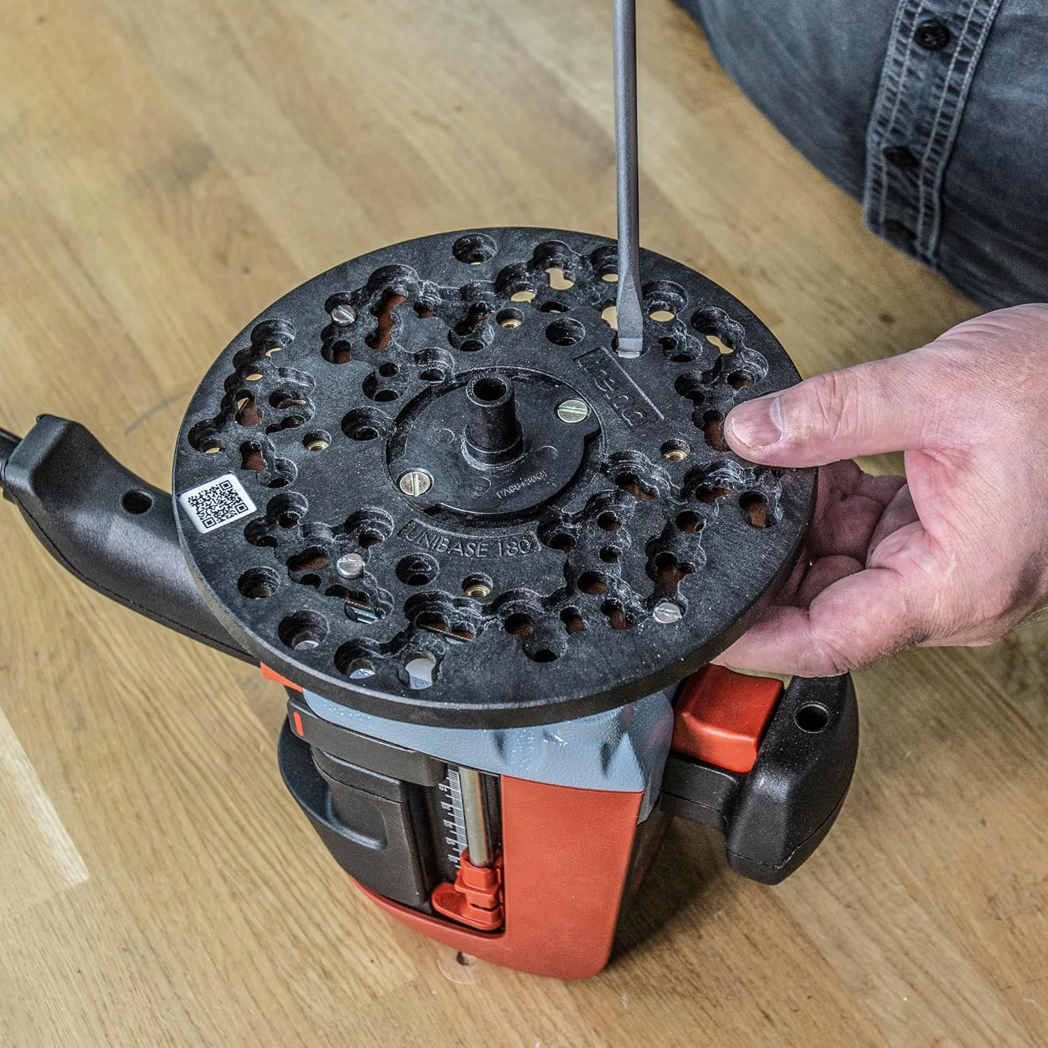 Trend Large Universal Plunge Router Sub-Base, 180Mm, Enhanced Compatibility for 1/2 Inch Plunge Routers, UNIBASE/180 image number 5