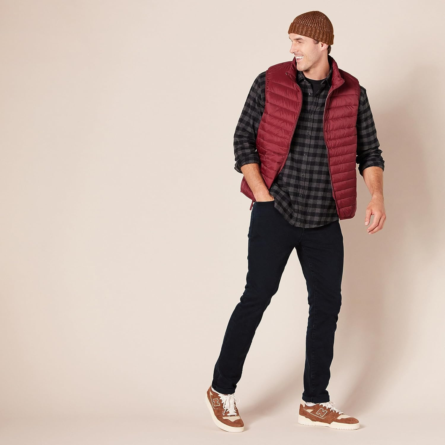 Amazon Essentials Men'S Skinny-Fit Stretch Jean, Washed Black, 33W X 32L image number 3