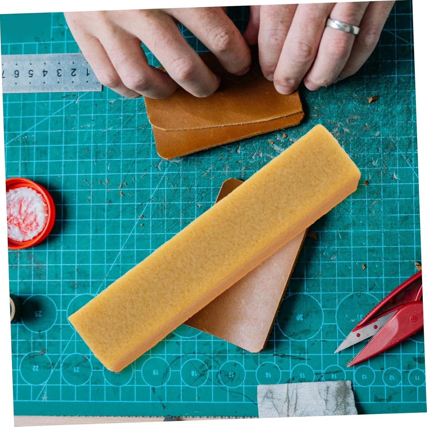 DOITOOL Sanding Belt Cleaner Stick Rubber Cleaning Block 200X40X40Mm for Sanding Discs and Automotive Sandpaper Woodworking Tool Debris Removal Suitable for Workshop Use image number 6