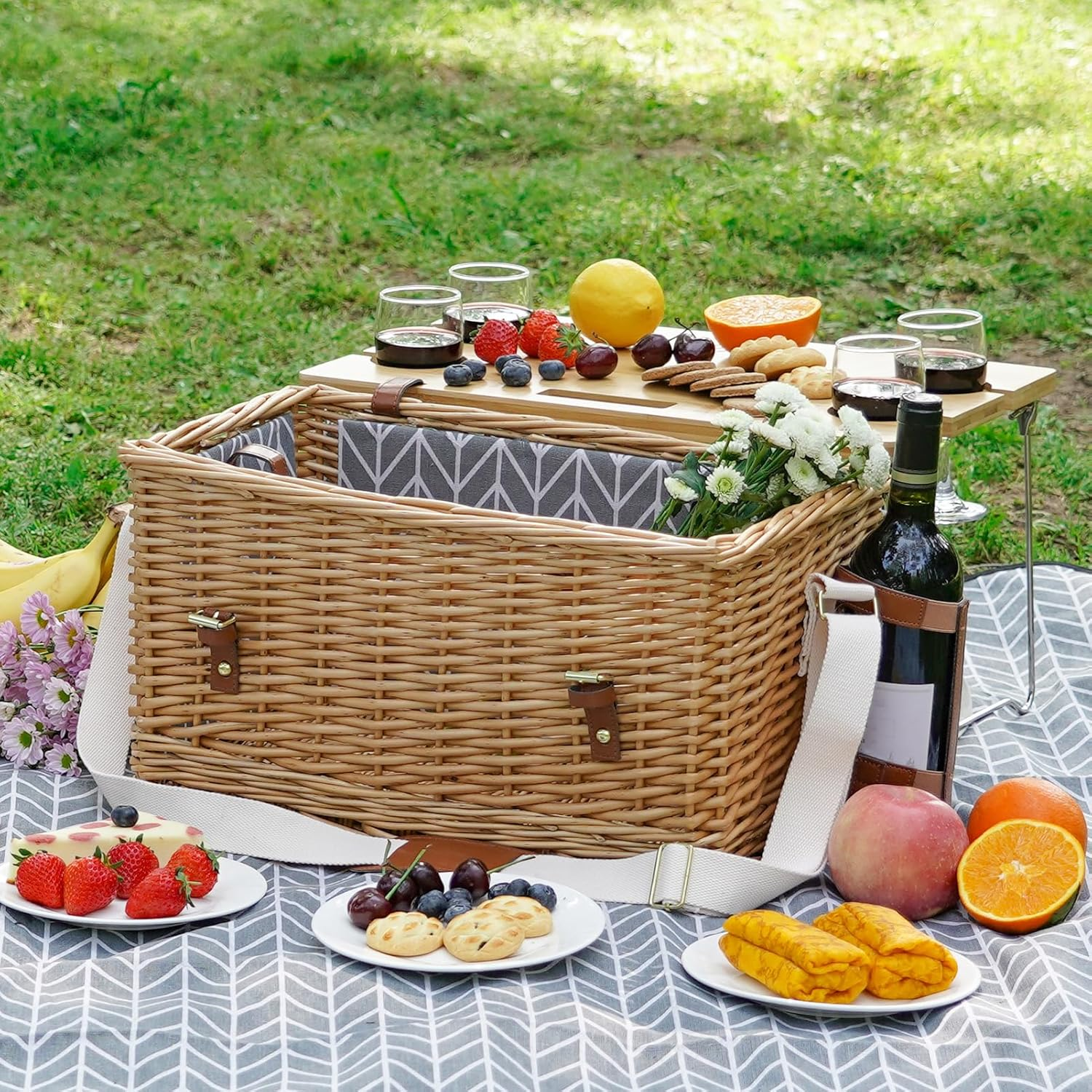 Luxury Picnic Basket, Wicker Picnic Set for 4, Picnic Hamper with Blanket & Portable Table for Camping and Outdoor Party - Gray