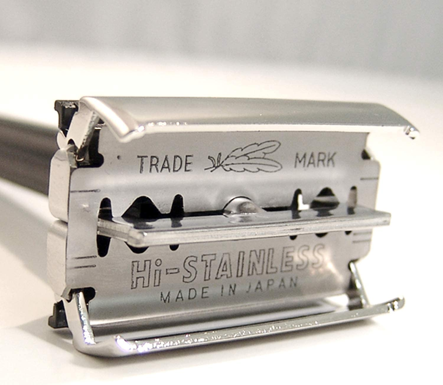 Feather Double Edge Shaving Razor - Stainless Steel And Black image number 1