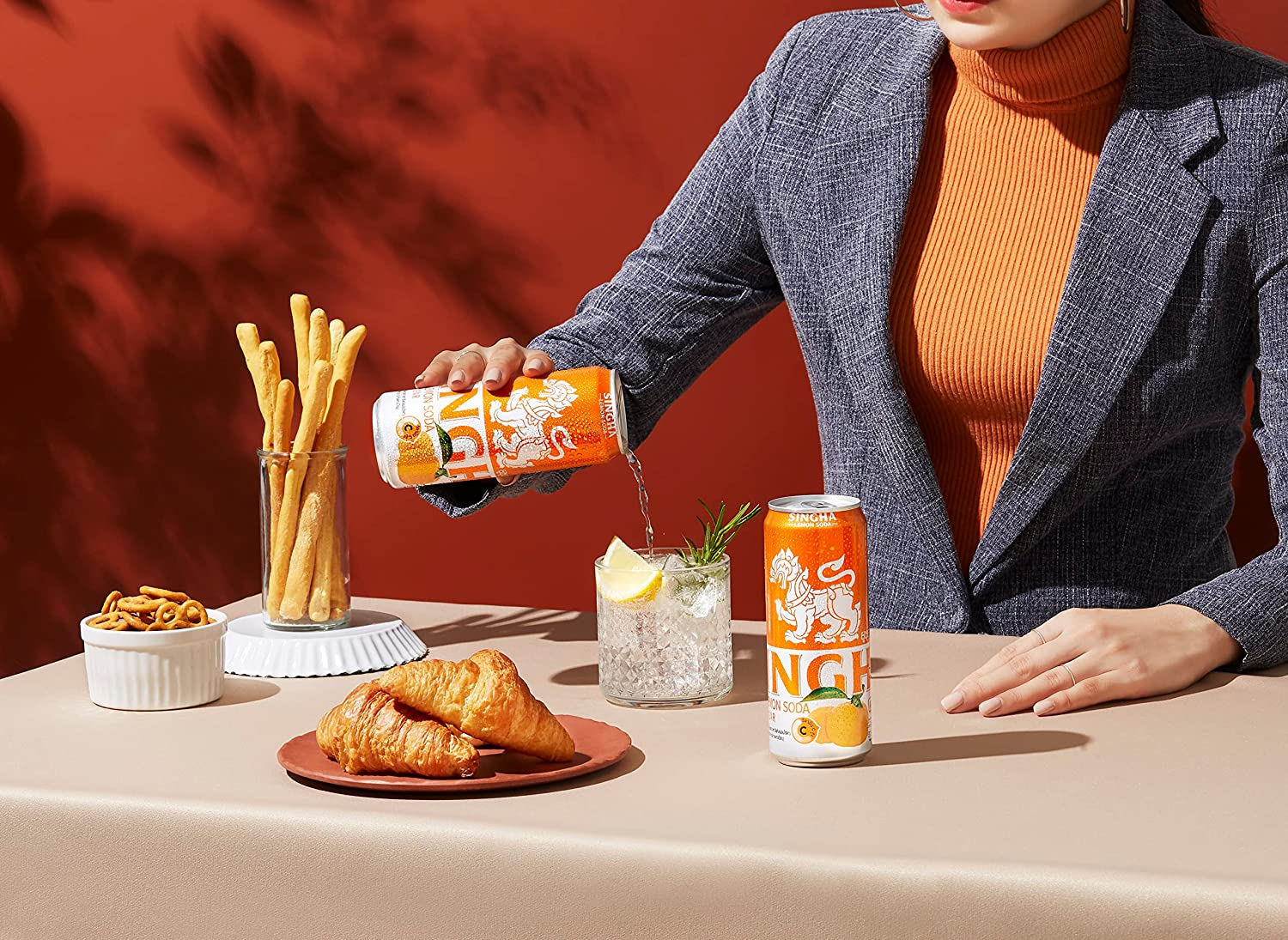 Singha Yuzu Lemon Soda | Case of 24 X 330Ml Can | No Sugar | No Calories | No Alcohol | High 30.7Mg Vitamin C | Drink Chilled | Mix with Angostura Bitter for Lemon Lime Bitter (YUZU FLAVOUR) image number 4