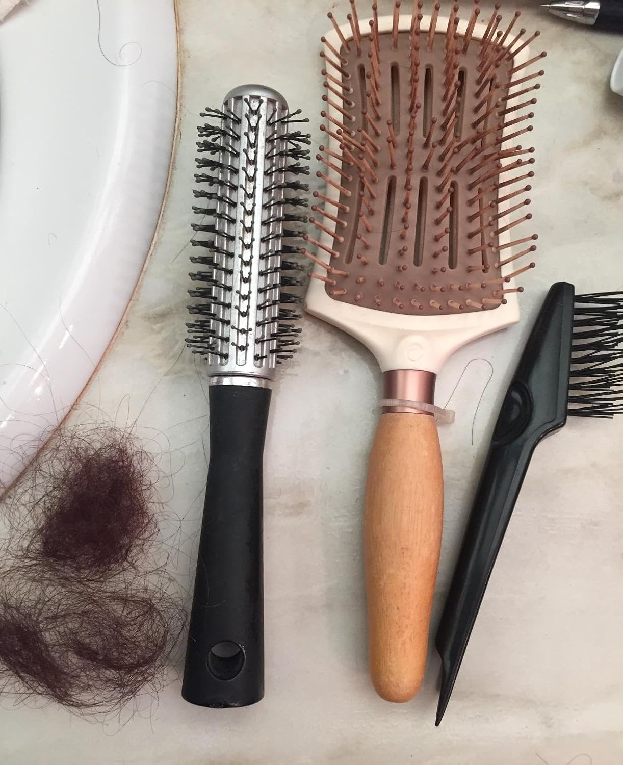 Hair Brush Cleaner Tool, Comb Cleaning Tool for Removing Hair and Debris, Multipurpose Hair Brush Rake for All Hair Types, Efficiently Cleans Hairbrushes and Combs, Home and Salon Use (Pink) image number 1