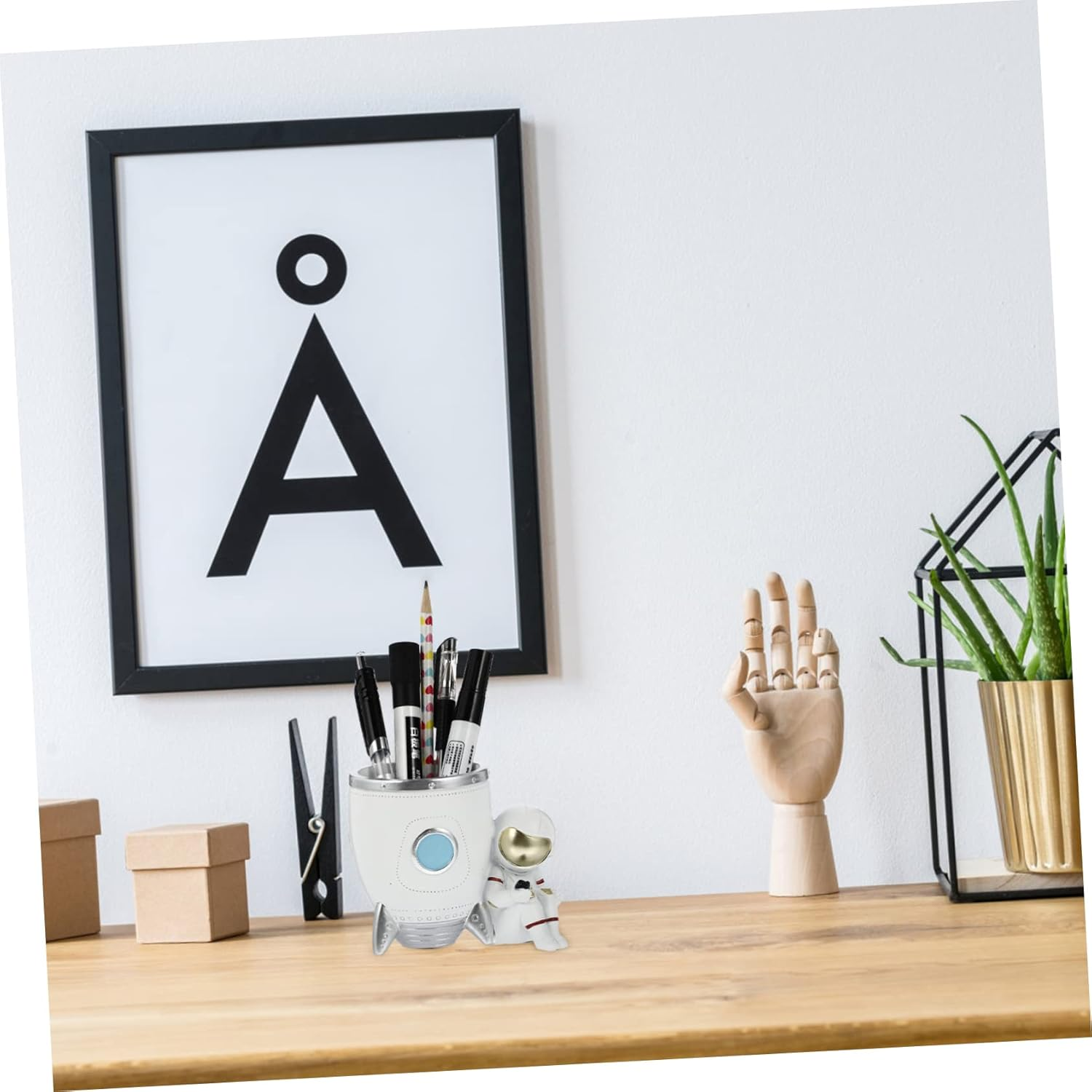 NUOBESTY Resin Astronaut Rocket-Shape Pen Holder Storage Desk Organizer for Home Office Ergonomic Desk Accessory image number 3