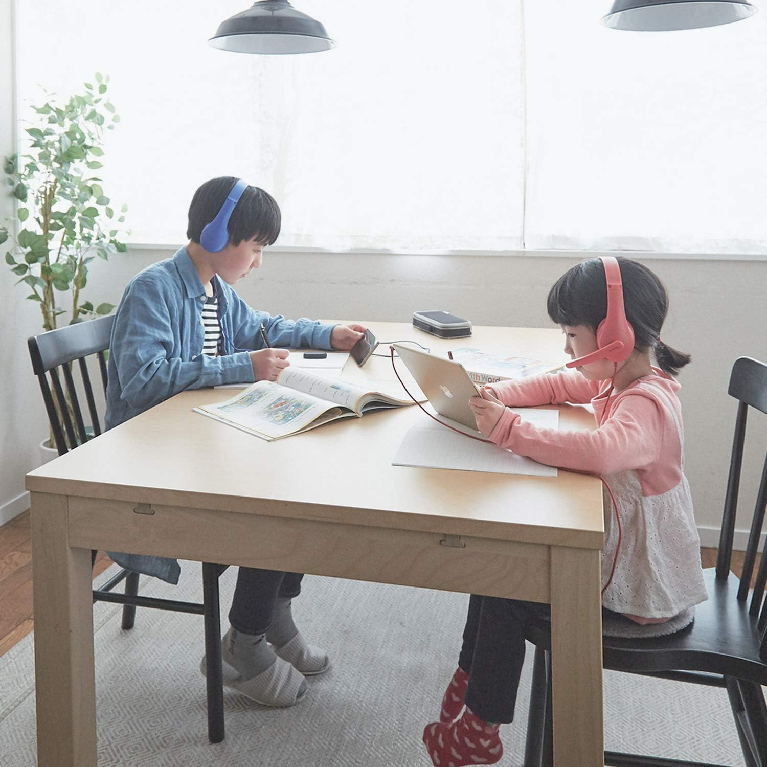 ELECOM Kids Headphones Tangle-Free 3.5Mm Jack Wired Cord On-Ear Headset for Children/Teens/Boys/Girls Compatible with Smartphones/Playstation/Pc/Tablet (HS-KD01TBK)