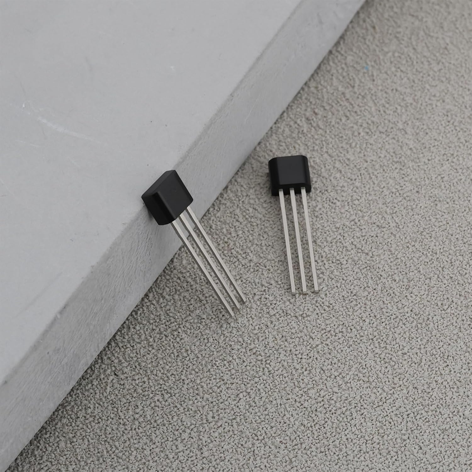 VGOL 4Pcs ZTX651 NPN Silicon Transistor for General Purpose Amplification and Switching Applications