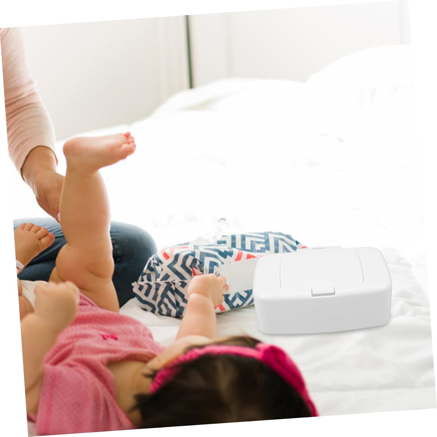 Alipis Refillable Wet Wipes Dispenser Box Plastic Travel Wipes Case White Key Press Holder for Nursery, Living Room, and Bedroom image number 3