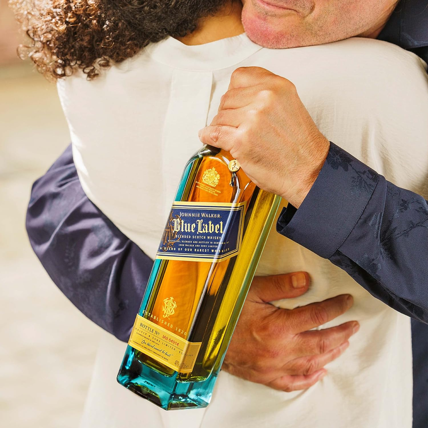 Johnnie Walker Blue Label Scotch Whisky, 700Ml image number 3