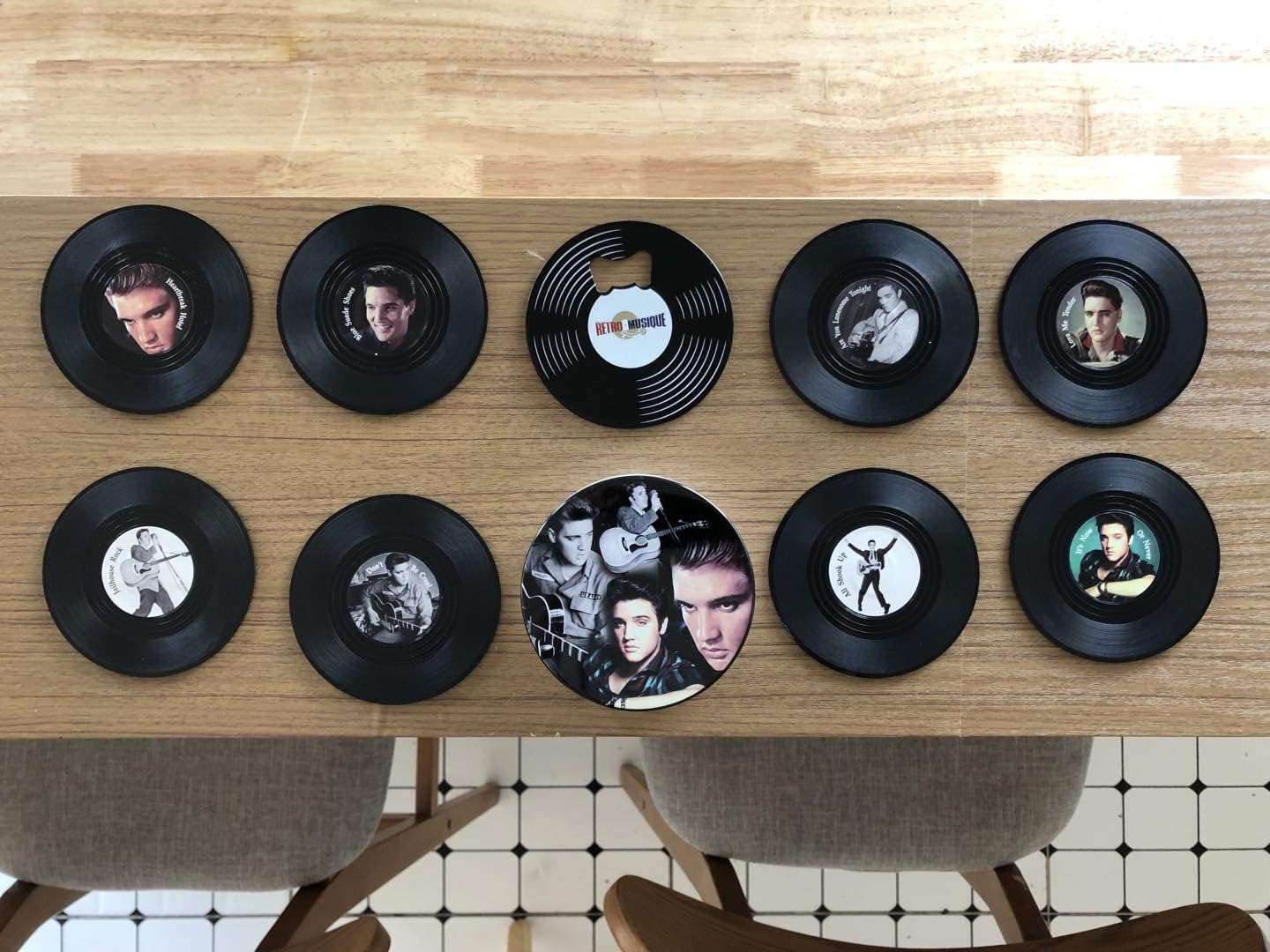 Coasters: Elvis-Elvis 8 Piece Coaster Set with Metal Tin image number 3