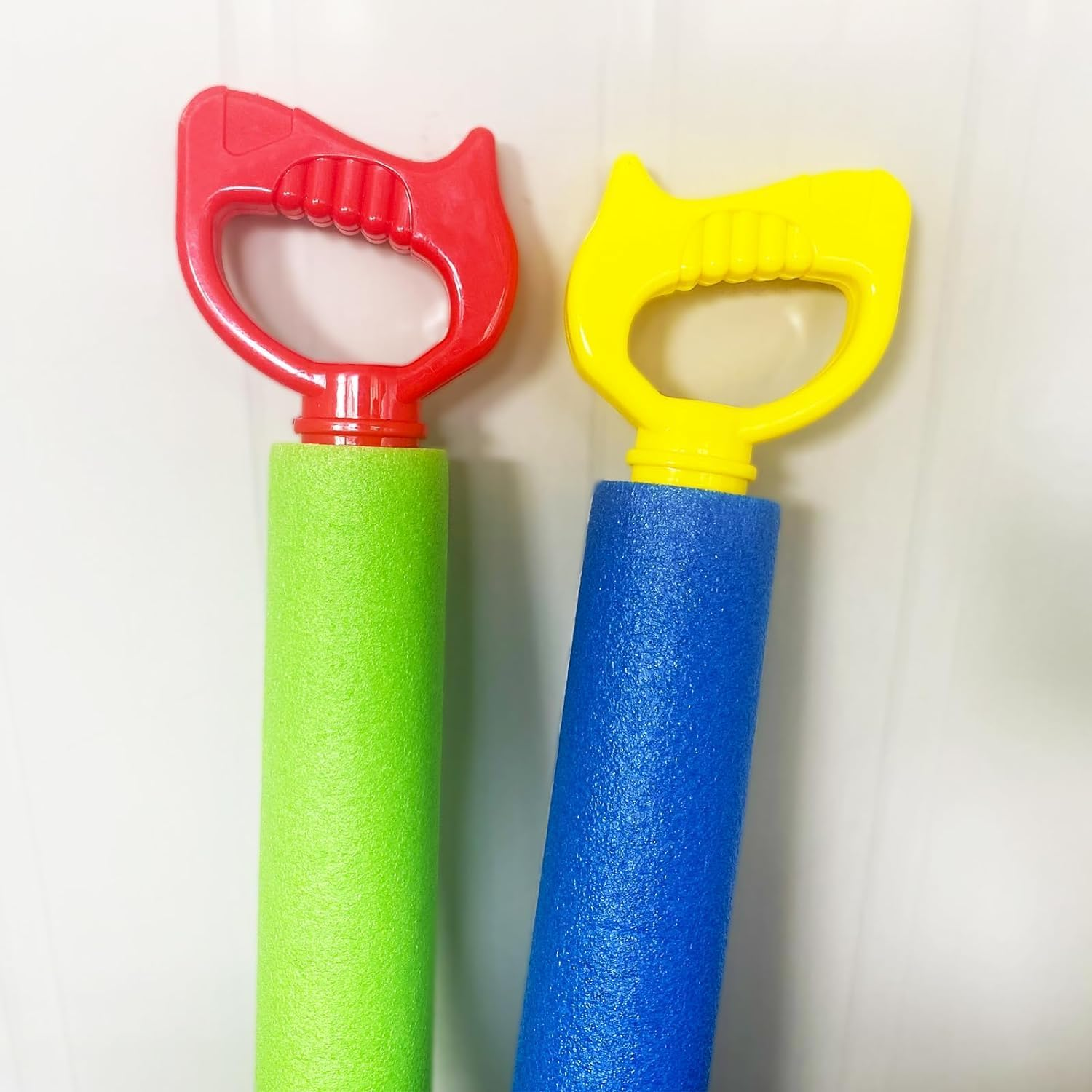 4-Pack Water Blaster Soaker Guns Set,15'' Water Guns Gun with 15M Shooting Rangewith Plastic Handle Outdoor Swimming Pool Beach Summer Fun Party Games image number 5