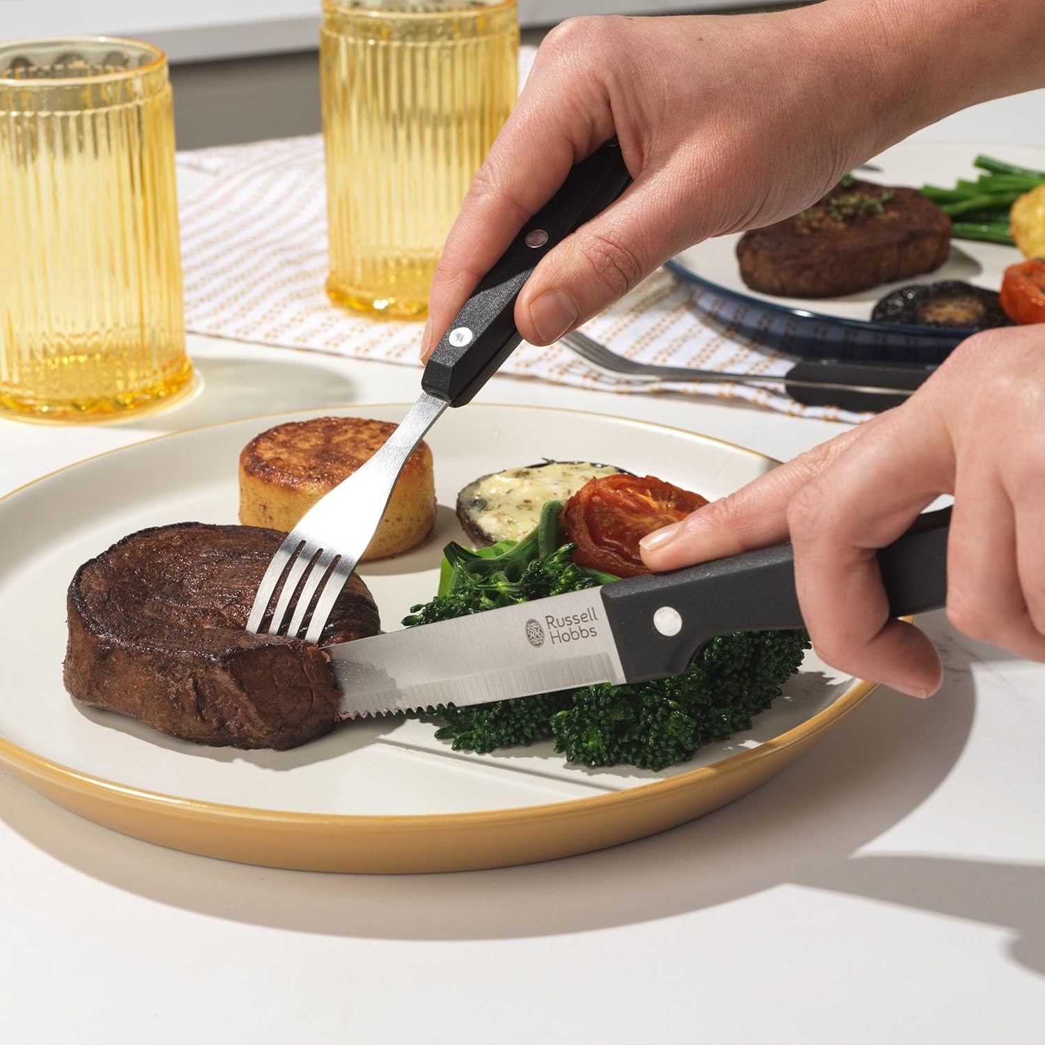 Russell Hobbs RH000431EU 12-Piece Steak Knife Set with Fork, Steak Cutlery Set for 6 People, Stainless Steel, 6 Traditional Steak Knives, 6 Steak Forks, Knife and Fork, Pizza Piece - Black image number 2