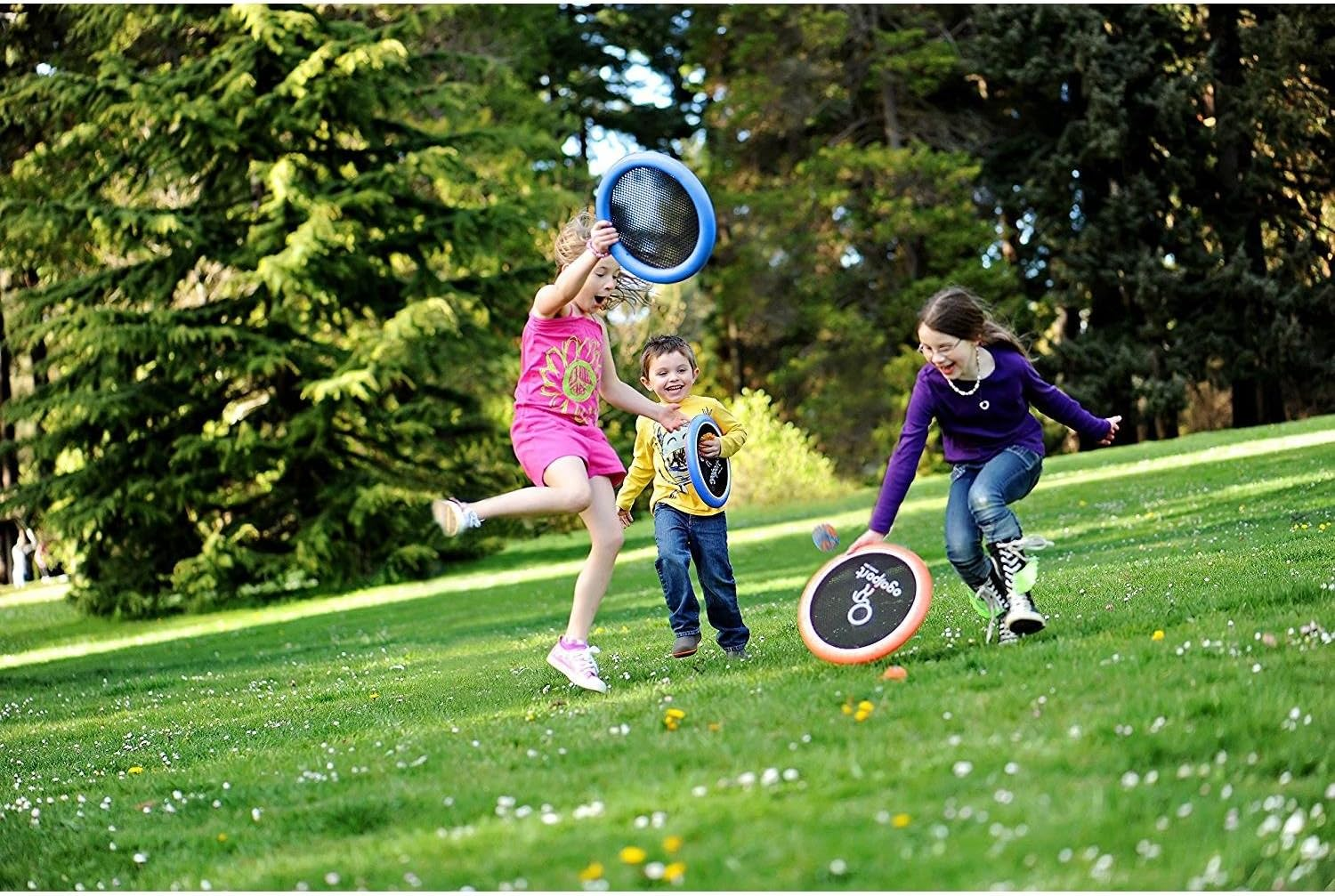 Schildkr&ouml;t Ogo Sport Set, 2 Ogo Softdiscs (&Oslash;29Cm) Mit Elastischer Netzbespannung, 1 Ogo Ball Ball, Verschiedene Farben, Der Beliebte Spiel-Klassiker, Im Karton INKL. Spielanleitung - Ogo 970090 Sport Set image number 4