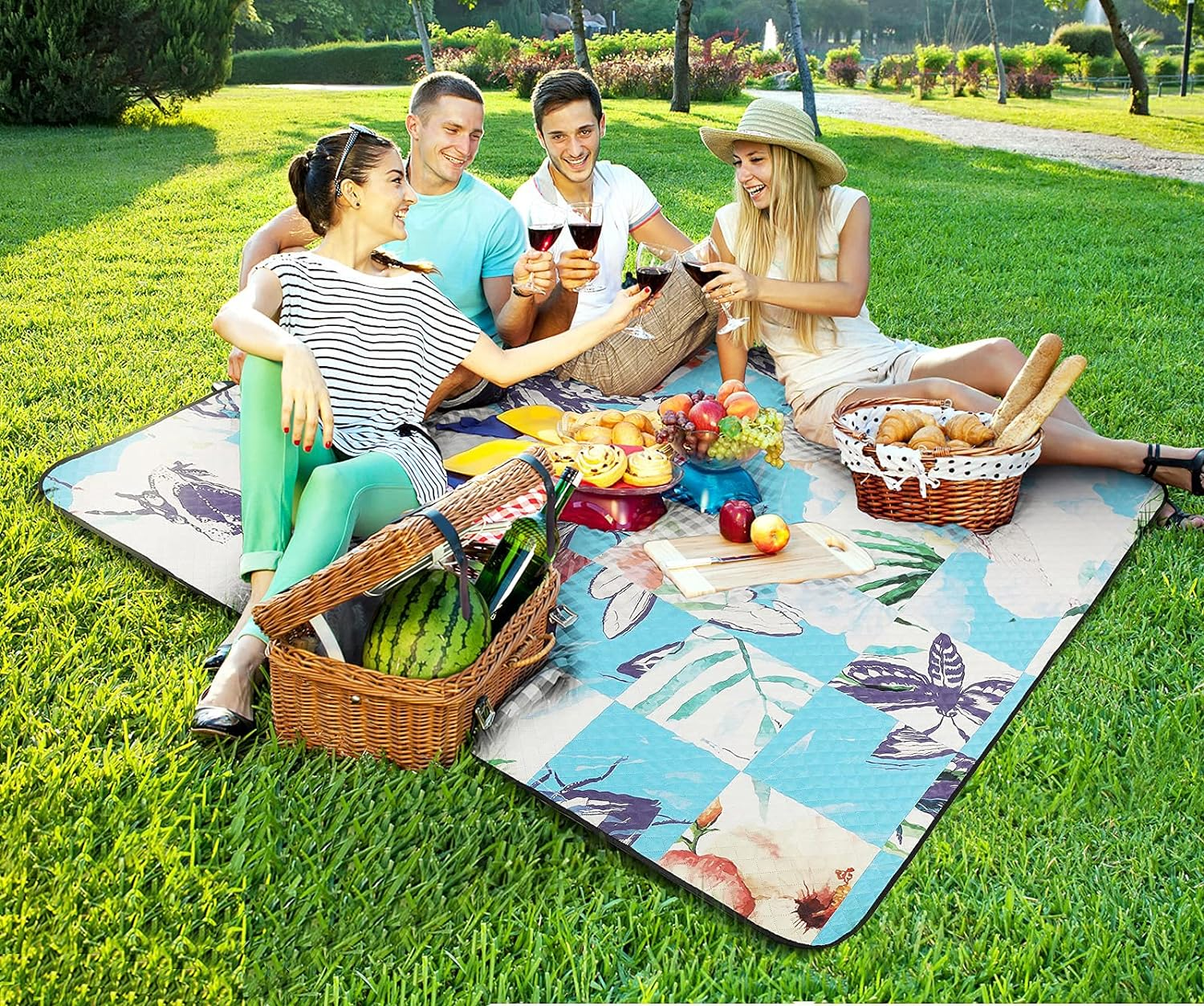AMMSUN Picnic Blanket Mat Rug Waterproof Sandproof 200X200Cm 4-8 Person Extra Large Beach Blanket Easy to Fold Lightweight Skin-Friendly and Comfortable for Beach, Camping,Family Concerts,Park