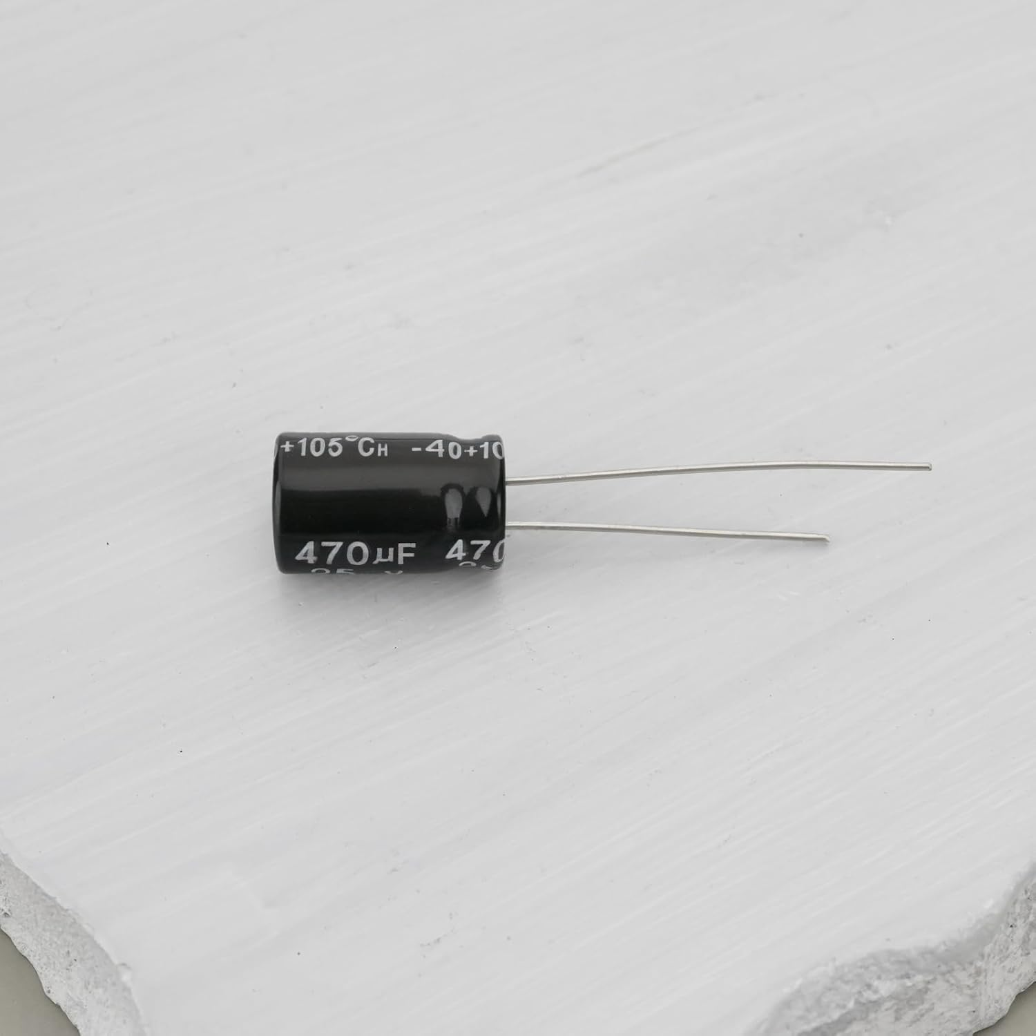 Be in Your Mind 50Pcs Electrolytic Capacitor Radial Leads Cylindrical Electrolytic Capacitor 25V 470Uf for Electronics Household Appliances 8X12Mm Black image number 5