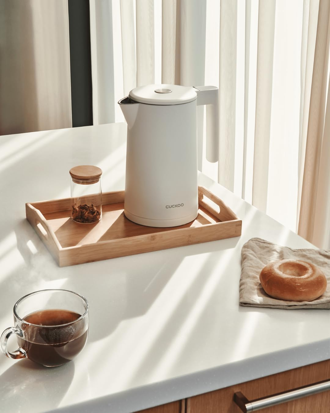 CK-C170TW - CUCKOO Electric Kettle - Simple Touch to Set the Temperature image number 2