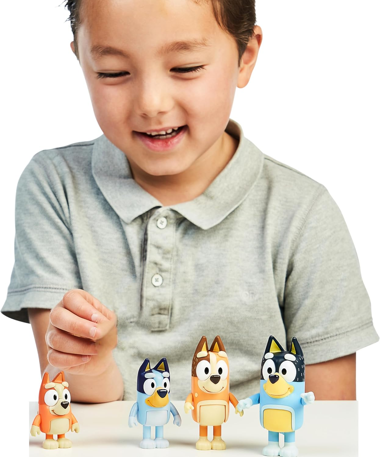 Bluey Figure 4 Pack, Bluey and Family, 6.35Cm Poseable Figures with Accessories, Kids Can Recreate Their Favorite Moments image number 3