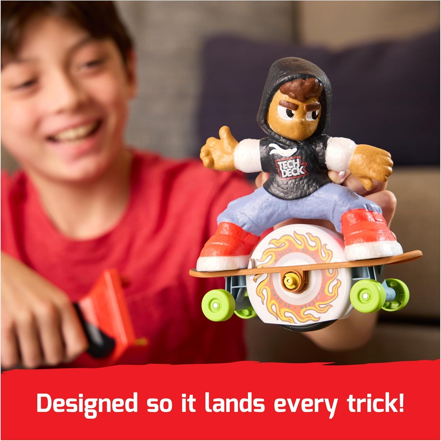 Tech Deck Shred N' Blast Sk8Board, Motorised Finger Skateboard Toy with Rider and Ramp for Fast Tricks and High Jumps, Kids Toys for Boys and Girls Ages 6 and Up image number 5