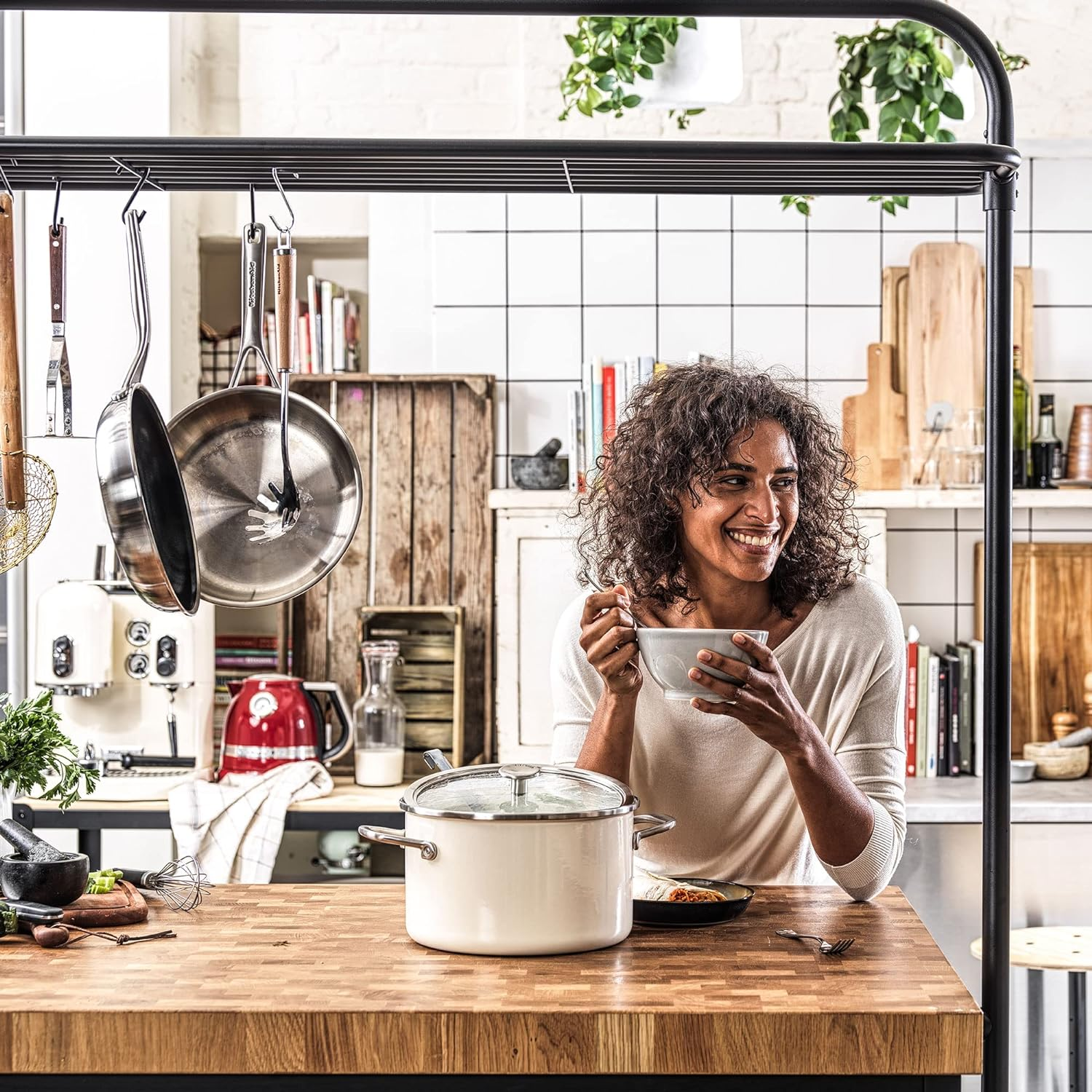 Kitchenaid Steel Core Enamel 16 Cm/1.3 Litre Saucepan with Lid, German Engineered Enamel, Induction, Oven Safe, Almond Cream image number 1