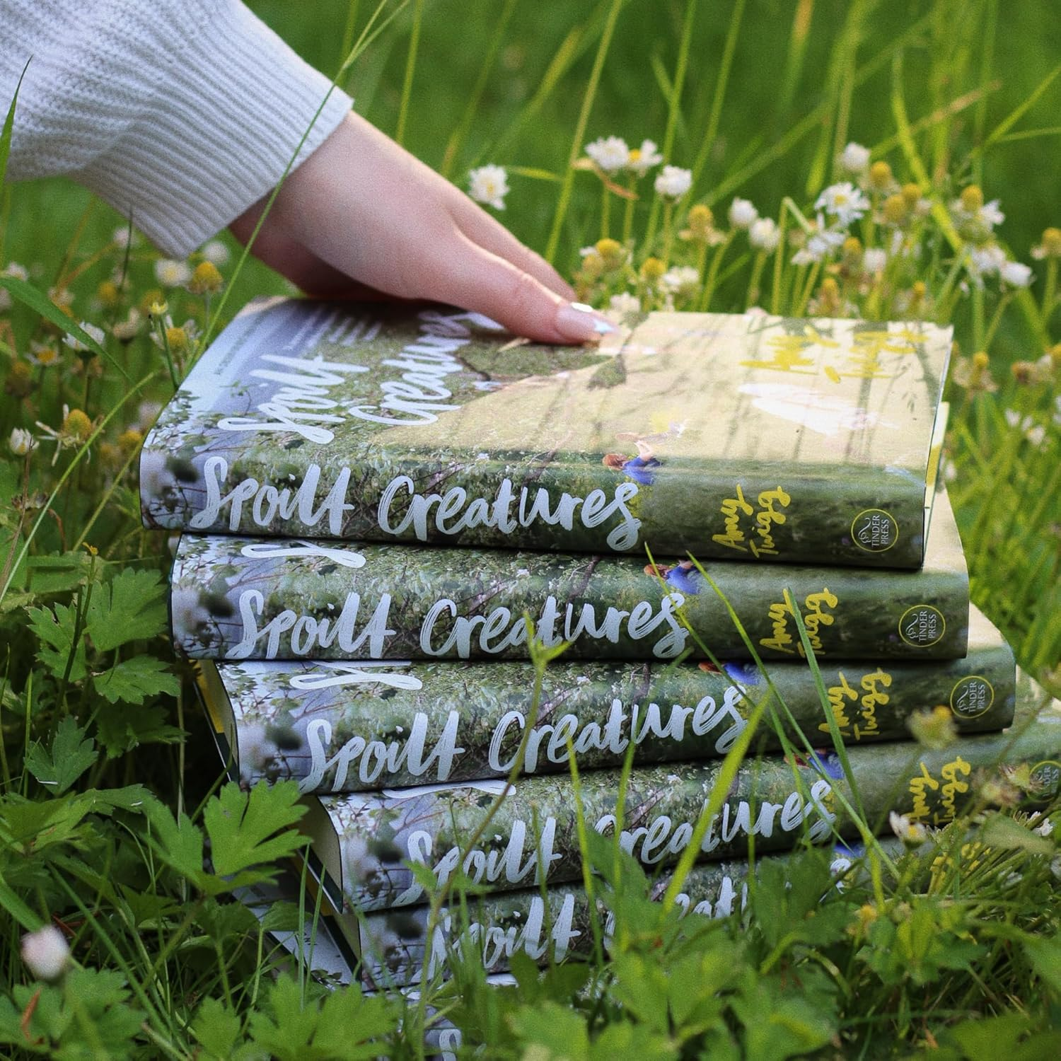 Spoilt Creatures: an Observer Best Debut of 2024 - 'Compelling, Cultish and Utterly Feral' Alice Slater image number 2