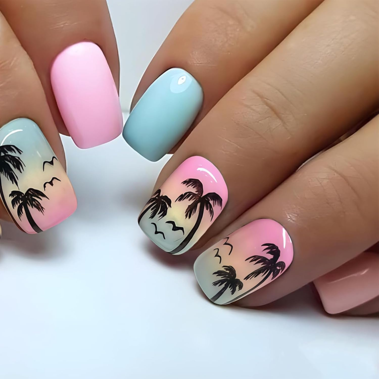 Kabwea Pack of 24 Short Press on Nails, Artificial Summer Palm Nails, Press on Nails, Nails for Gluing, Fake Nails image number 1