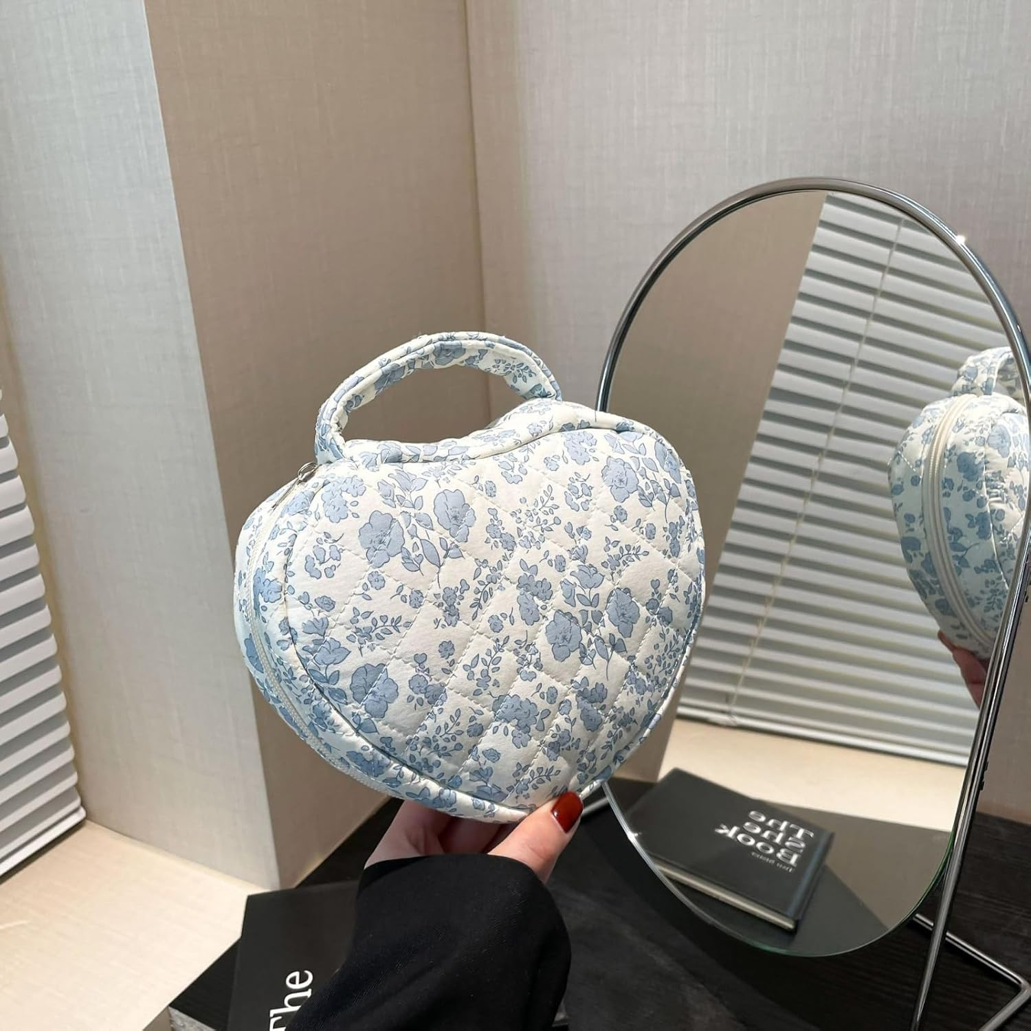 Cotton Makeup Bag for Women - Travel-Friendly Cosmetic Pouch with Soft Fabric - Blue Gourd image number 6