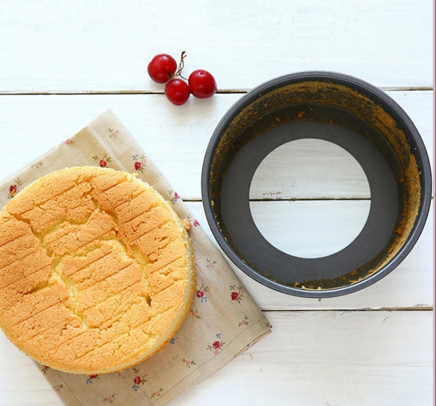 WUWFKUI round Cake Pan Set,3Pcs(6'' / 8''/ 10'') Nonstick Cake Pan with Removable Bottom (Golden) image number 4