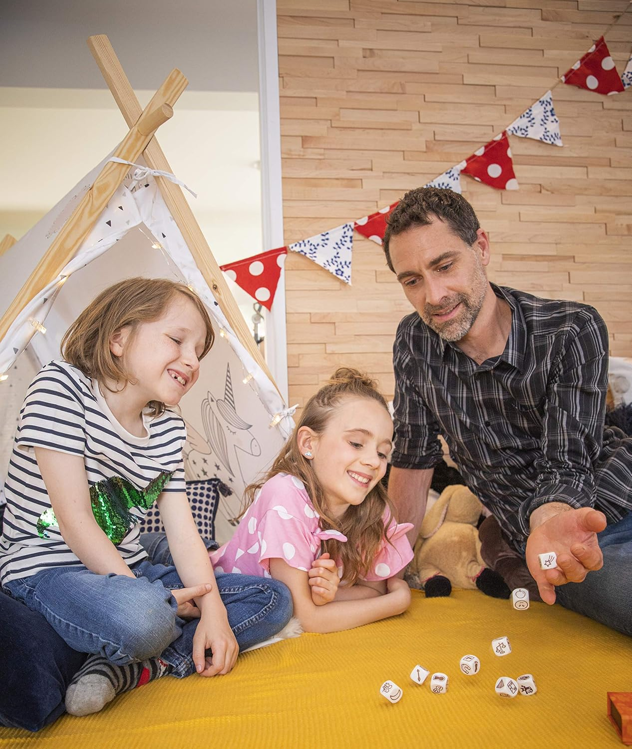 Asmodee Creativity Hub Rorys Story Cubes Box Storytelling Game image number 5