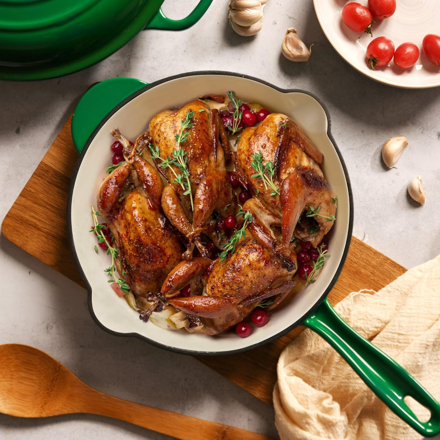 Enameled Cast Iron 26Cm round Fry Pan with Opposite-Side Grip Twin Pouring Lips Non Stick Shallow-Fry Skillet Enamel Coated Frying Pan - Eden Green