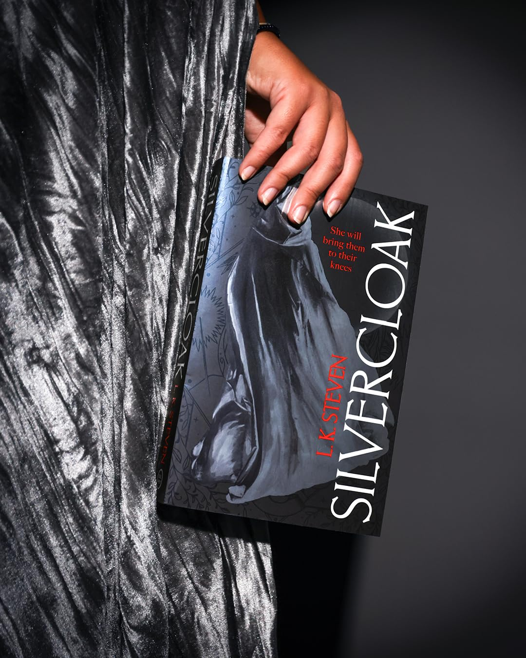 Silvercloak: the Addictive New Fantasy Series from the No.1 New York Times Bestselling Author image number 6