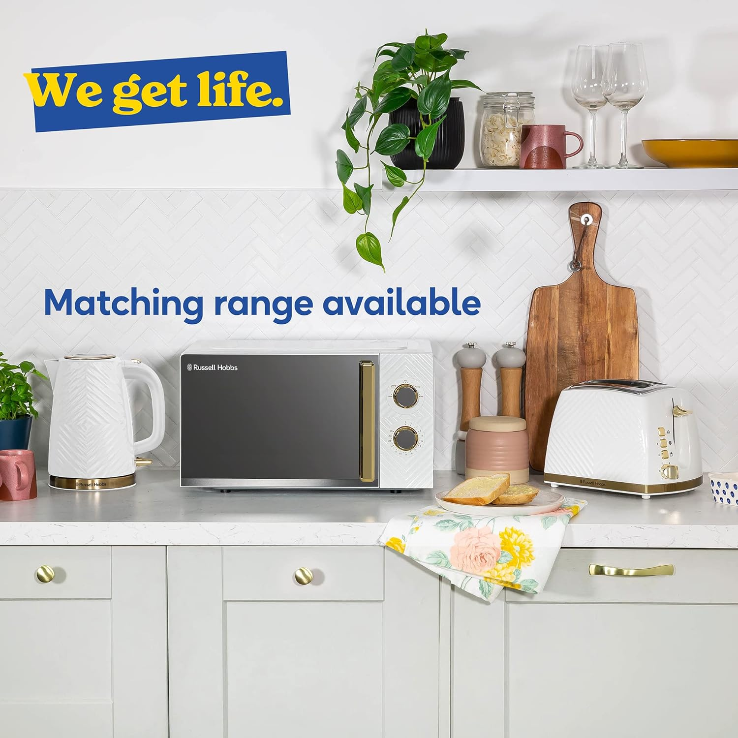 Russell Hobbs 17 Litre 700W White Solo Manual Microwave with Groove Design, 5 Power Levels, Integrated Timer and Defrost Function, Easy Clean RHMM723 - Black image number 3