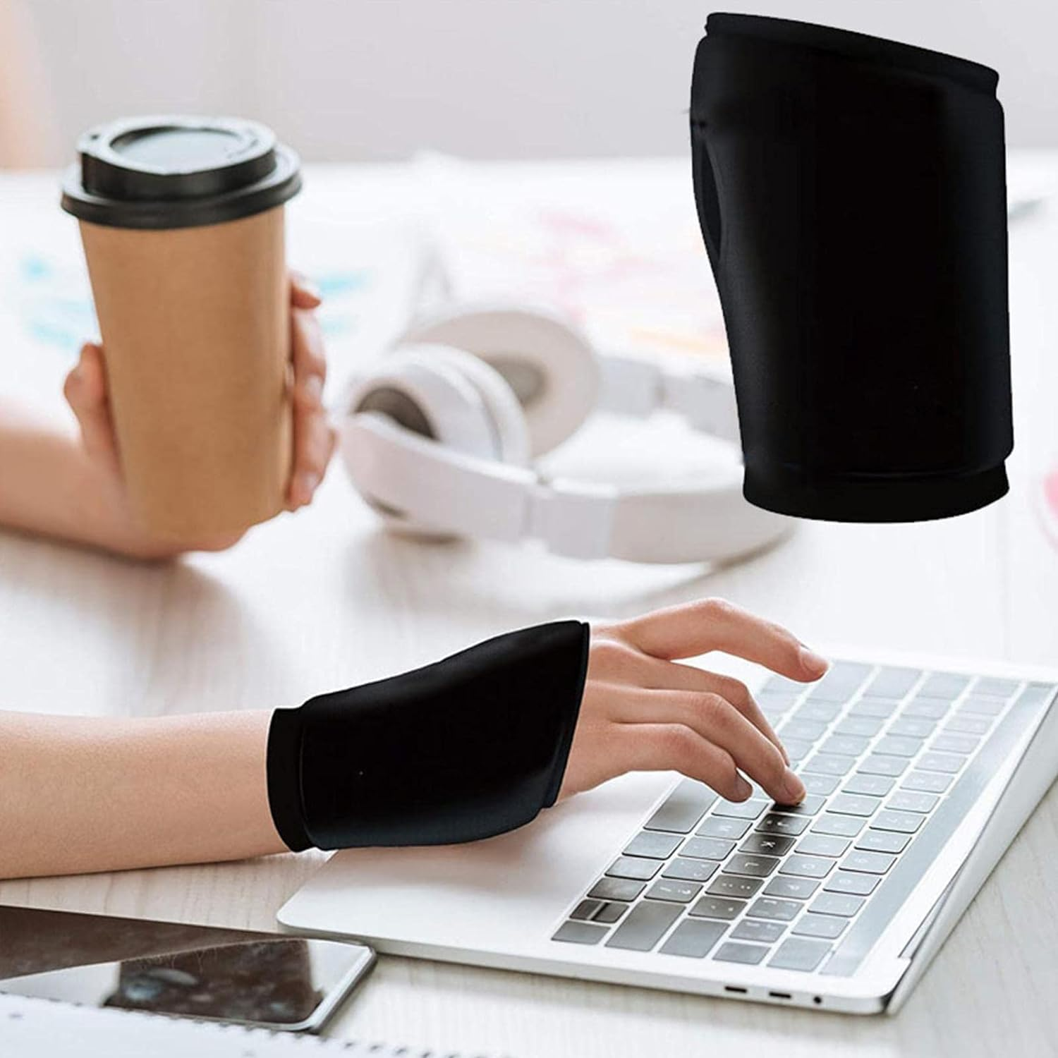 Wrist Ice Pack, Soft Hand Ice Wrap for Pain Relief, Reusable Gel Ice Pack for Injuries Hot & Cold Compress