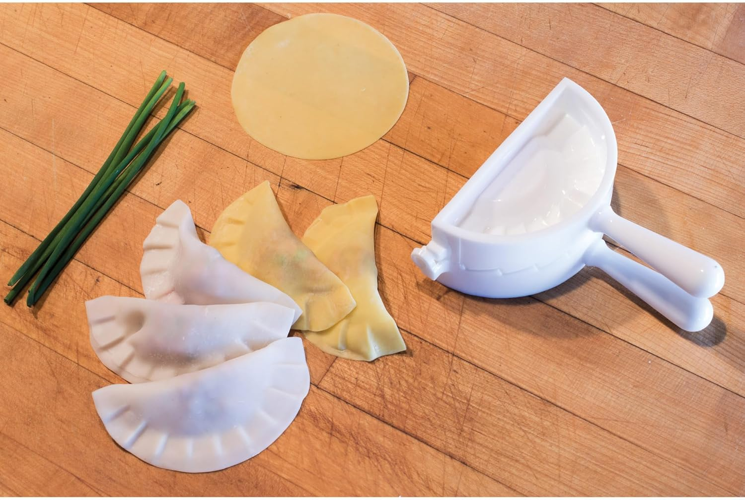 Helen'S Asian Kitchen Dumpling Press 4-Inch Diameter Bpa-Free image number 4