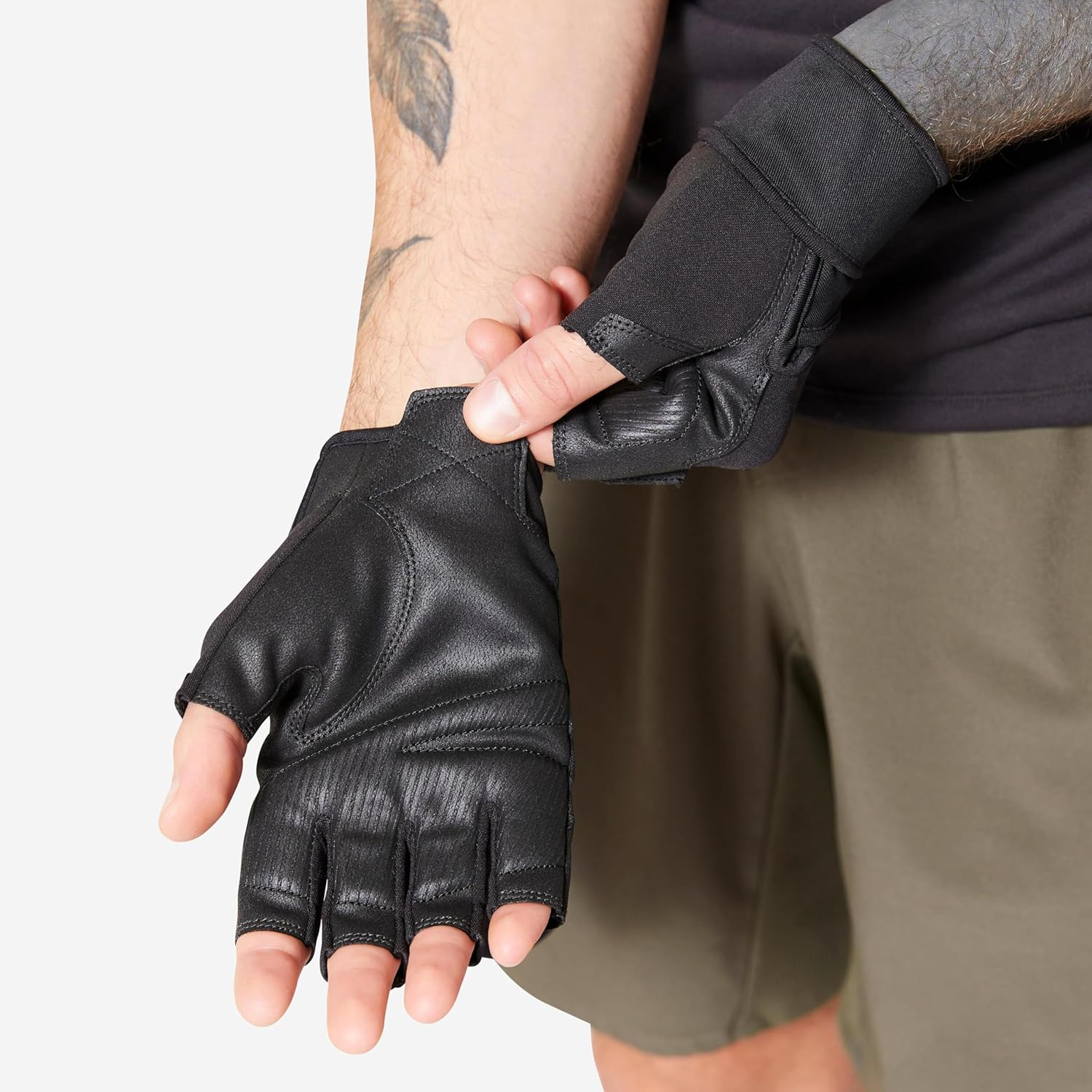 Decathlon Weight Training Gloves Wrist Support and Grip - Black image number 4