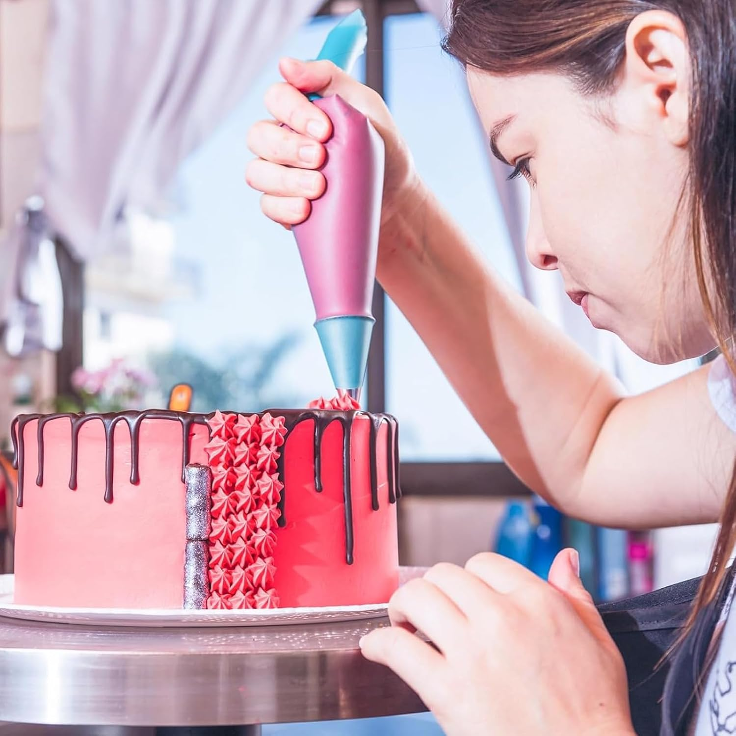 Piping Bags and Nozzles Set of 124 Pcs 100 anti Burst Piping Bags, Cake Decorating Kit with 16 Piping Tips, 1 Pastry Bags, 3 Cake Scrapers, 2 Couplers, and 2 Icing Bags Ties for Decorating Cakes image number 5