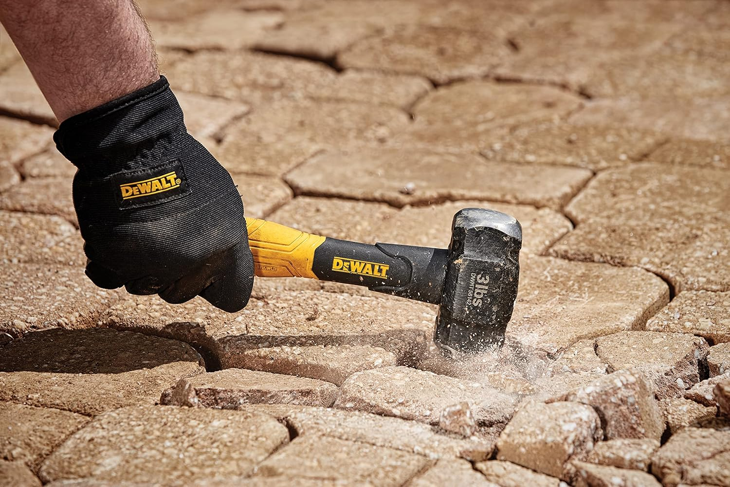 Dewalt Rapidfit&trade; Work Gloves for Men - Reinforced Gloves with Abrasion Resistance - Lightweight, Breathable Hand Tool Work Gloves image number 4