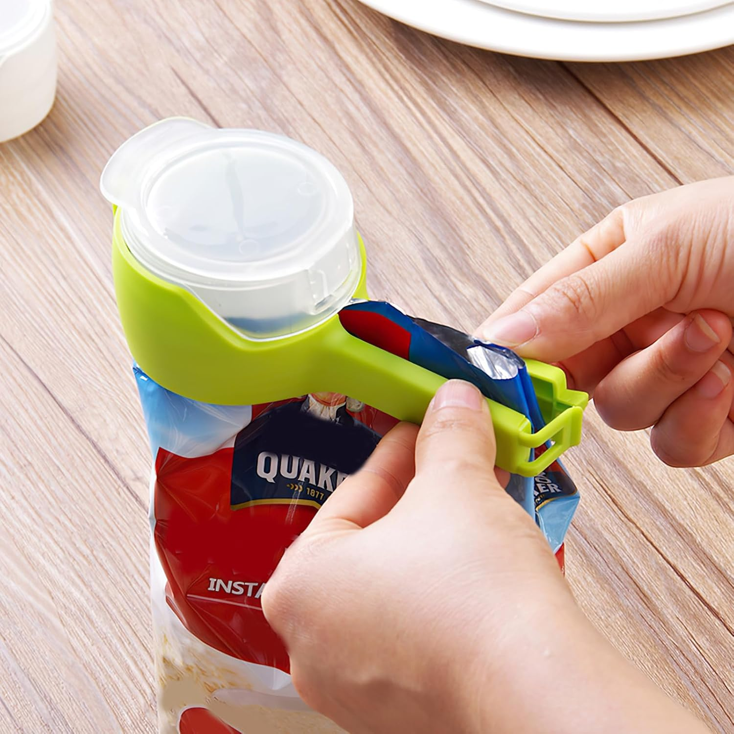 Bag Clips with Pour Spout,Snack Clips,4Pcs Snack Clips That Pour,Bag Clips for Food,Food Clips,Seal and Pour Bag Clip,Chip Bag Clips,Reusable Snack Clips Pour for Kitchen by Mruyhtop image number 3