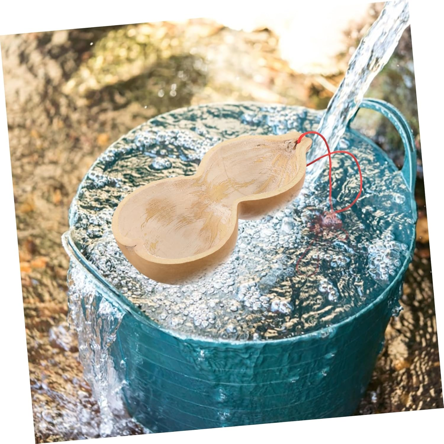 COOLHIYA Natural Gourd Water Scoop Half Gourd Ladle for Bathroom Hair Washing and Kitchen Gardening Water Dipper image number 6