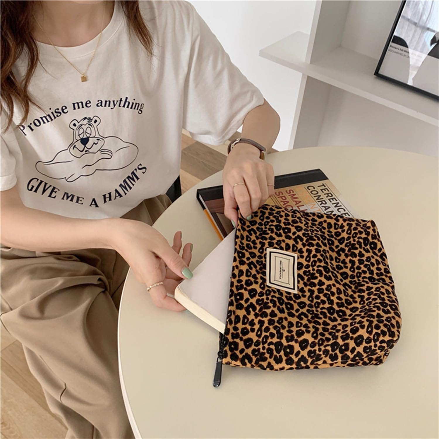 HDGSAFD 3 Canvas Bags, Leopard Print Flashing Pattern, Multifunctional Storage Bag, Portable Cosmetic Bag for Women, Suitable for Daily Storage. image number 2